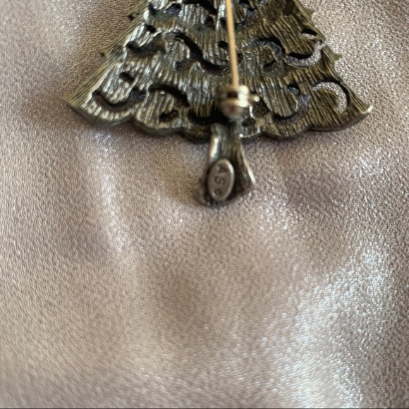 Christmas Tree Pin - Picture 5 of 5